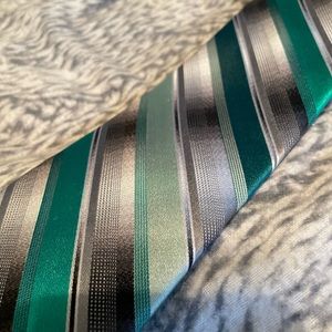 Green striped men’s tie